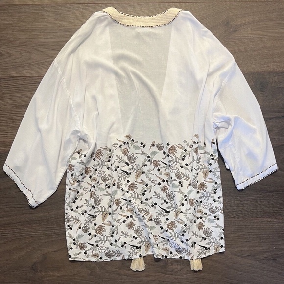 SKEMO Beach Open Cardigan Cover-up Lightweight Tassels White Size Small *NEW* - Picture 2 of 6
